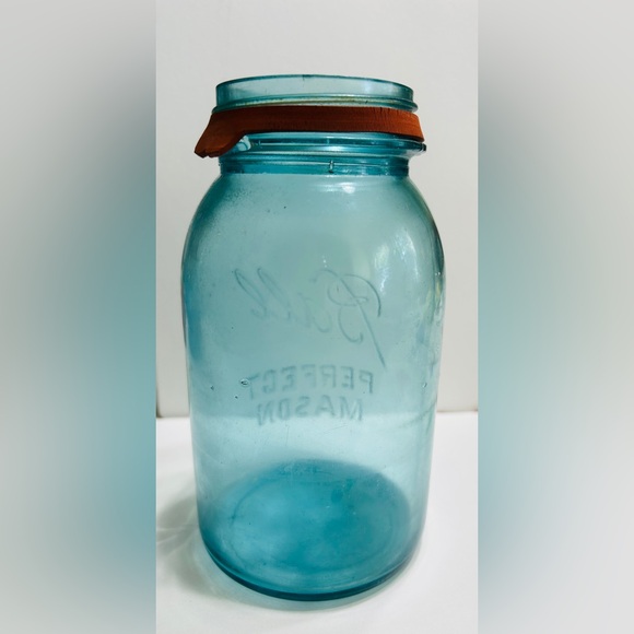 Ball Perfect Mason #13 quart jar. RARE!!! Color is blue, clear, air bubbles. - Picture 3 of 5